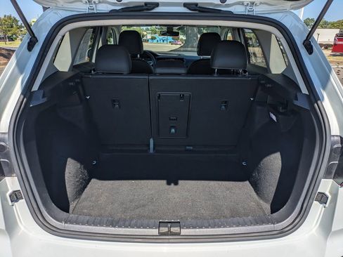 Used 2024 Volkswagen Taos SE image 13