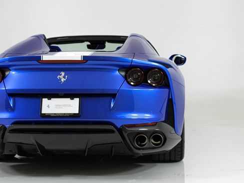 Certified 2022 Ferrari 812 GTS RWD image 64