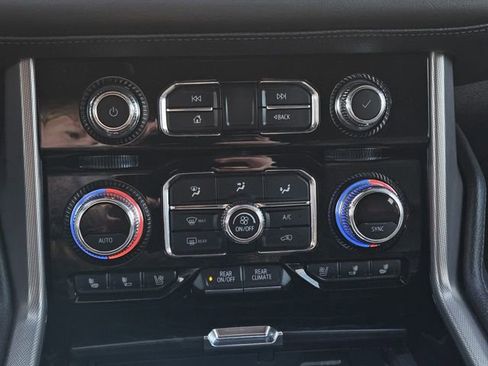 Used 2021 GMC Yukon Denali w/ Denali Ultimate Package image 19