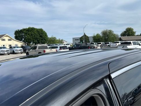 Used 2023 Chrysler Voyager LX FWD image 12