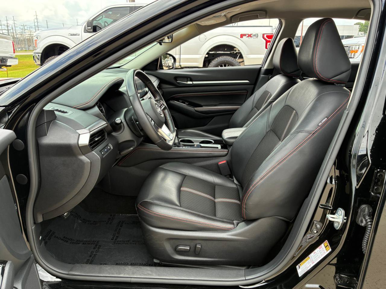 Used 2023 Nissan Altima 2.5 SR FWD image 11