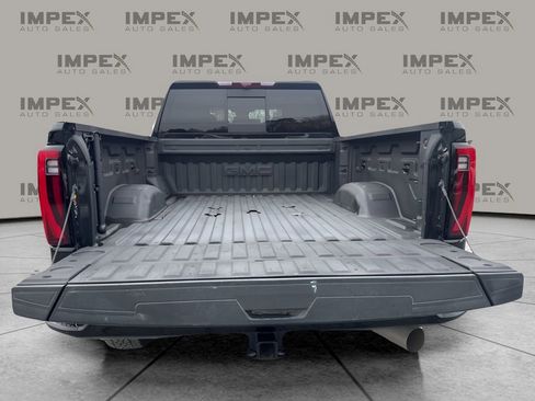 Used 2025 GMC Sierra 3500 Denali w/ Denali Reserve Package image 32