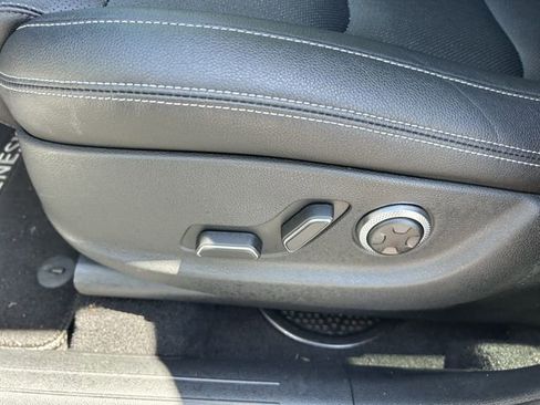 Used 2025 Genesis GV70 2.5T image 25