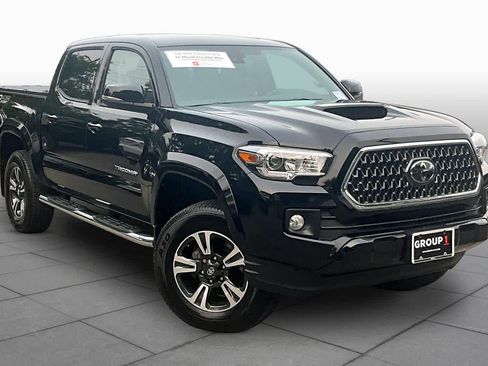 Certified 2018 Toyota Tacoma TRD Sport AWD/4WD image 3