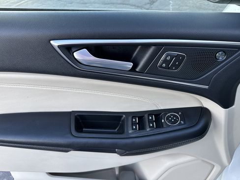 Certified 2022 Ford Edge Titanium image 19