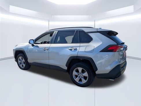 Used 2022 Toyota RAV4 XLE image 6