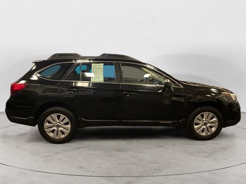 Used 2019 Subaru Outback 2.5i AWD/4WD image 6