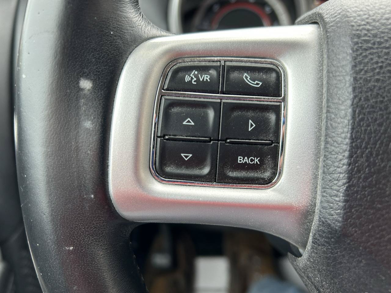 Used 2018 Dodge Journey SE w/ Connectivity Group FWD image 19