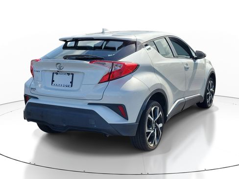 Used 2019 Toyota C-HR XLE FWD image 6