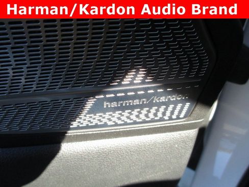 Used 2021 Hyundai Palisade Limited image 18