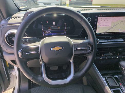 Used 2023 Chevrolet Colorado LT RWD image 18