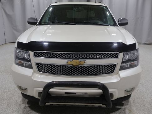 Used 2010 Chevrolet Avalanche LTZ AWD/4WD image 9
