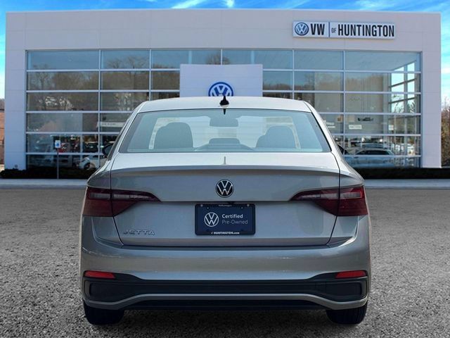 Certified 2022 Volkswagen Jetta Sport FWD image 7