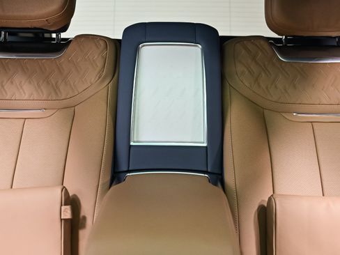 Used 2023 Land Rover Range Rover LWB SV Autobiography image 44