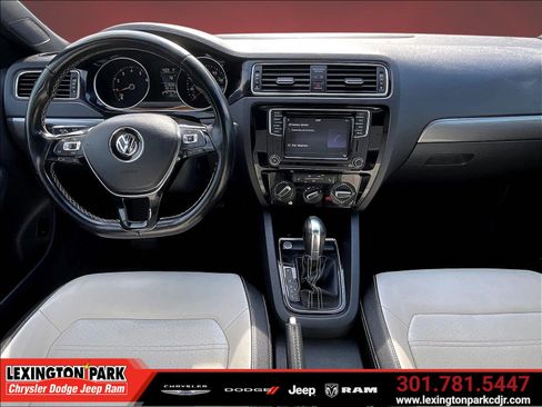Used 2017 Volkswagen Jetta Sport FWD image 7