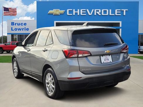 Used 2023 Chevrolet Equinox LS w/ Driver Confidence II Package FWD image 4