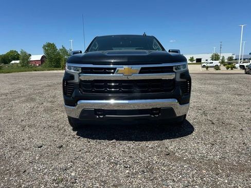 Used 2024 Chevrolet Silverado 1500 LT AWD/4WD image 19