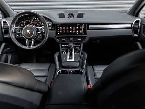 Certified 2023 Porsche Cayenne Platinum Edition AWD/4WD image 17