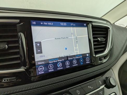 Used 2019 Chrysler Pacifica Limited image 6