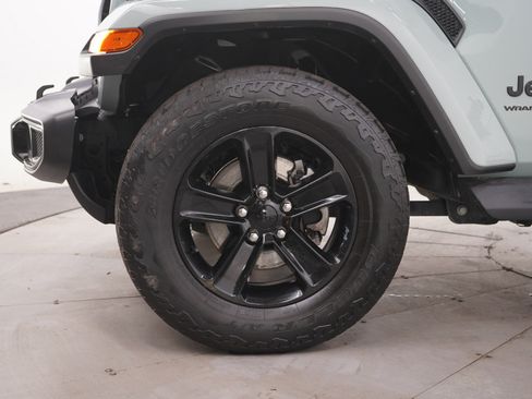 Used 2023 Jeep Wrangler Unlimited Sahara AWD/4WD image 29