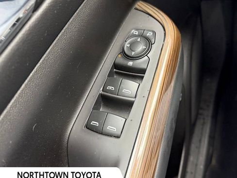 Used 2022 GMC Acadia SLE w/ Driver Convenience Package AWD/4WD image 25