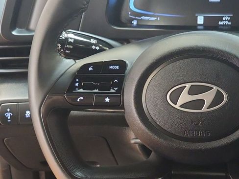 Certified 2025 Hyundai Elantra Sport image 15