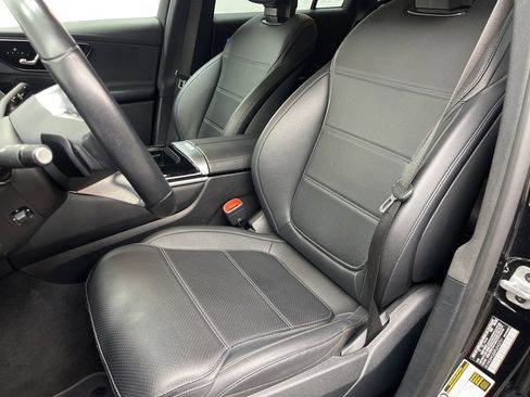 Used 2024 Mercedes-Benz GLC 300 image 10