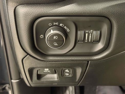 New 2026 RAM 1500 4x4 Crew Cab image 22