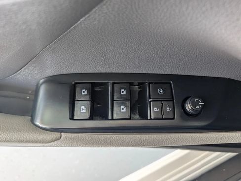 Used 2018 Toyota Camry SE FWD image 40