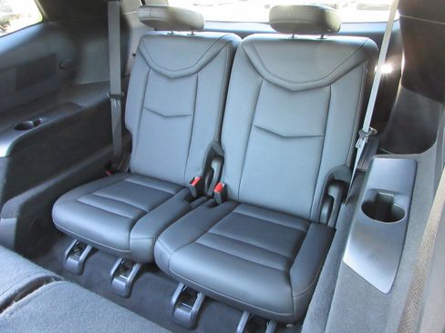 Used 2023 Cadillac XT6 Luxury image 22