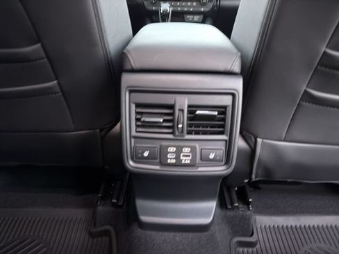 Certified 2026 Subaru Outback Touring AWD/4WD image 27