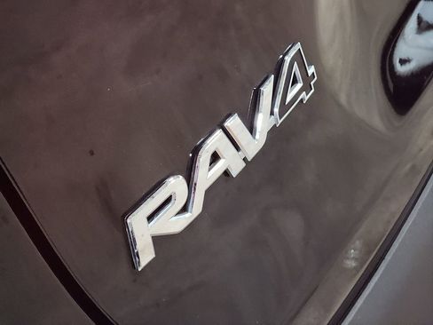 Used 2022 Toyota RAV4 LE image 25