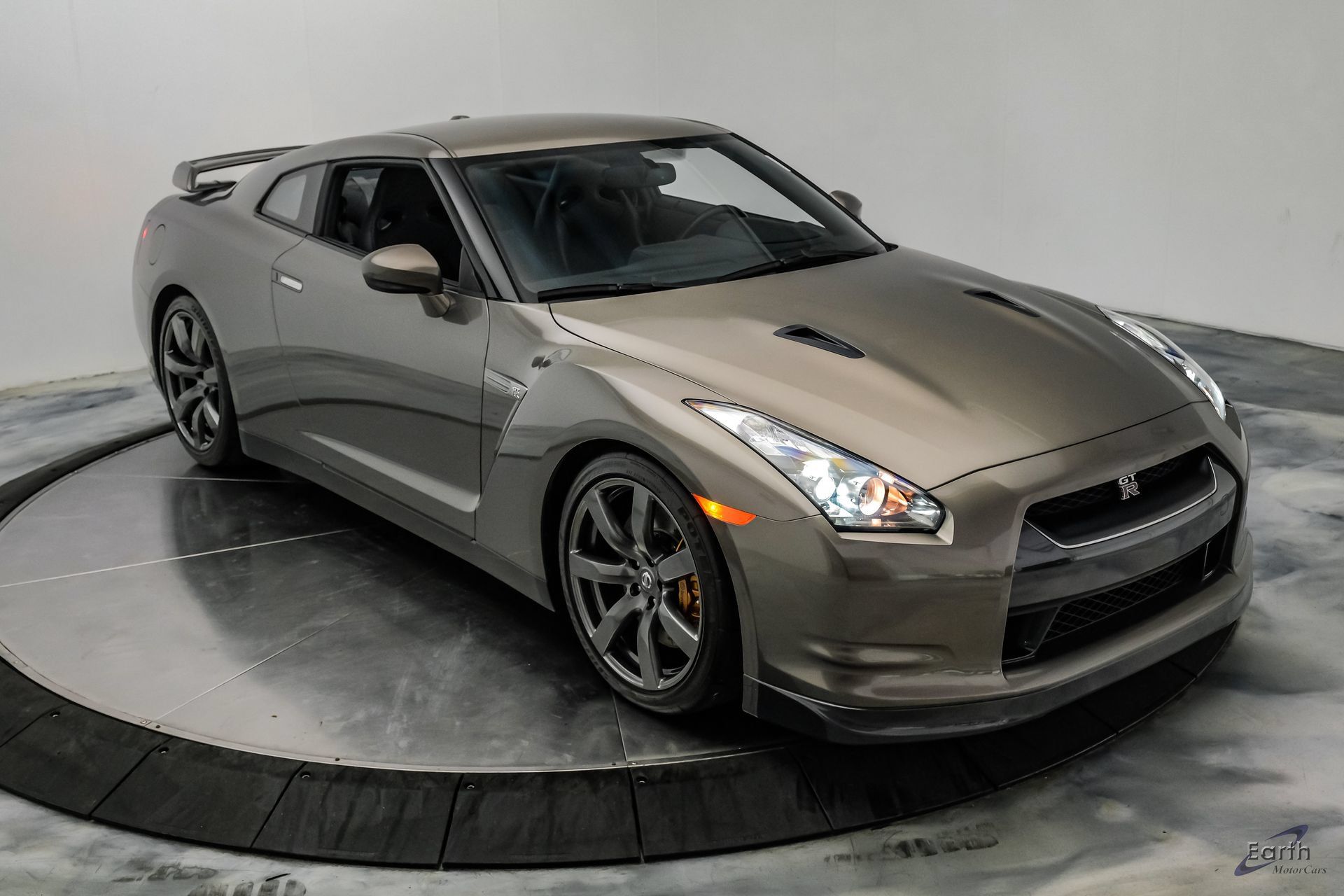 Used 2009 Nissan GT-R Premium AWD/4WD image 34