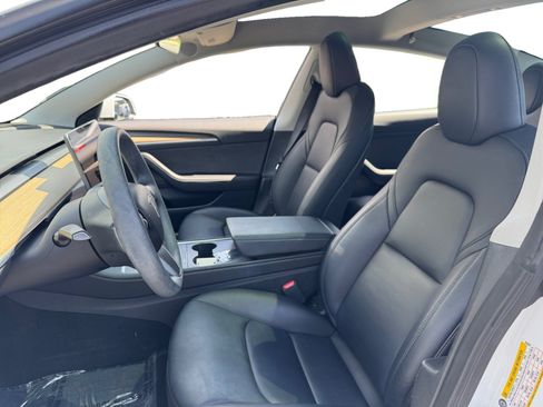 Used 2023 Tesla Model 3 Standard Range RWD image 9