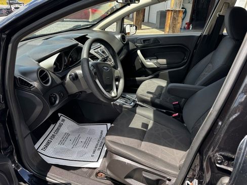 Used 2012 Ford Fiesta SE image 11