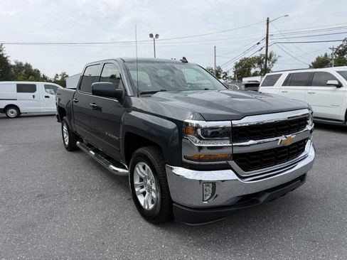 Used 2018 Chevrolet Silverado 1500 LT w/ All Star Edition AWD/4WD image 4
