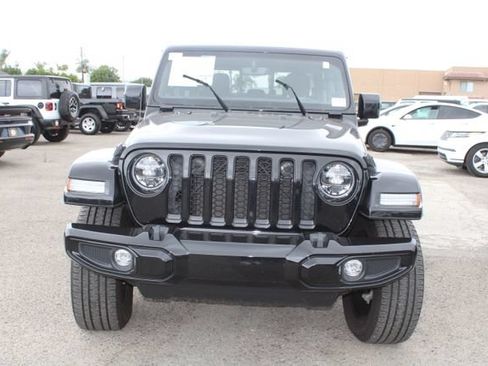 Used 2021 Jeep Gladiator Overland AWD/4WD image 2