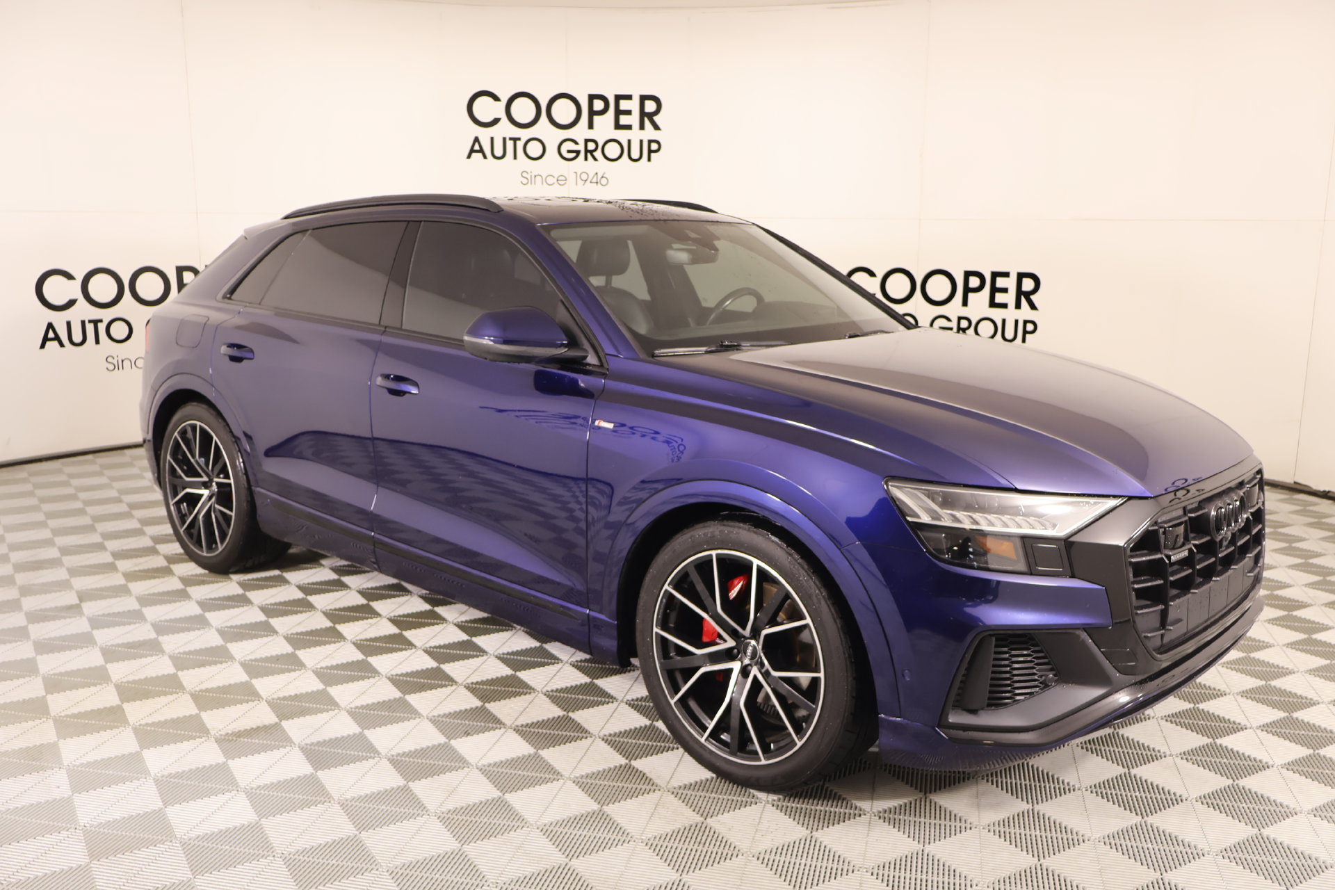 Used 2020 Audi Q8 Prestige w/ Prestige Package AWD/4WD image 1