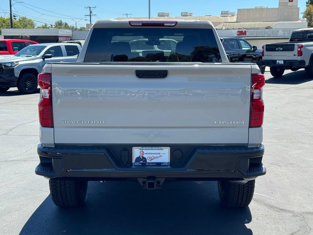 New 2026 Chevrolet Silverado 1500 Custom Trail Boss w/ Turbomax Blackout Package AWD/4WD image 5