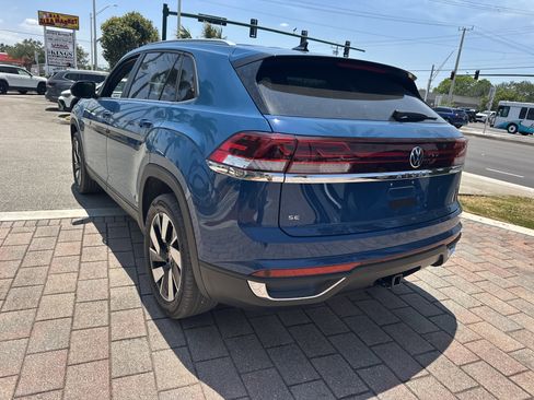 New 2026 Volkswagen Atlas Cross Sport SE FWD image 9