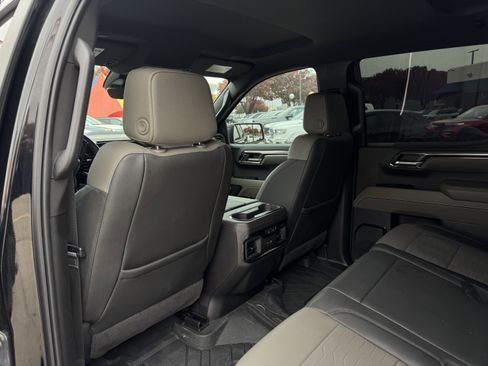 Used 2024 Chevrolet Silverado 1500 ZR2 w/ Technology Package image 15