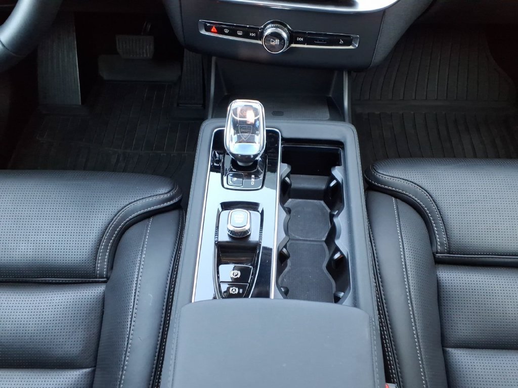 Certified 2026 Volvo XC90 B6 Ultra AWD/4WD image 21