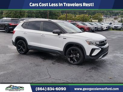 Used 2023 Volkswagen Taos SE w/ Panoramic Sunroof Package