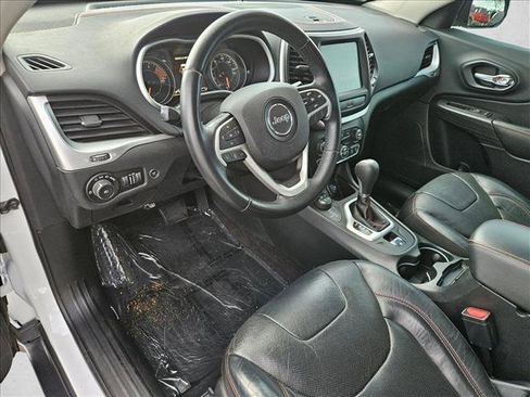 Used 2016 Jeep Cherokee Trailhawk w/ Comfort/Convenience Group image 10