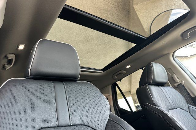 Certified 2025 Honda Pilot Elite image 18