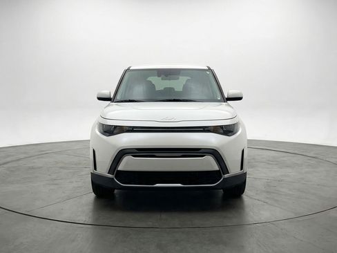 Used 2025 Kia Soul LX w/ LX Technology Package image 2