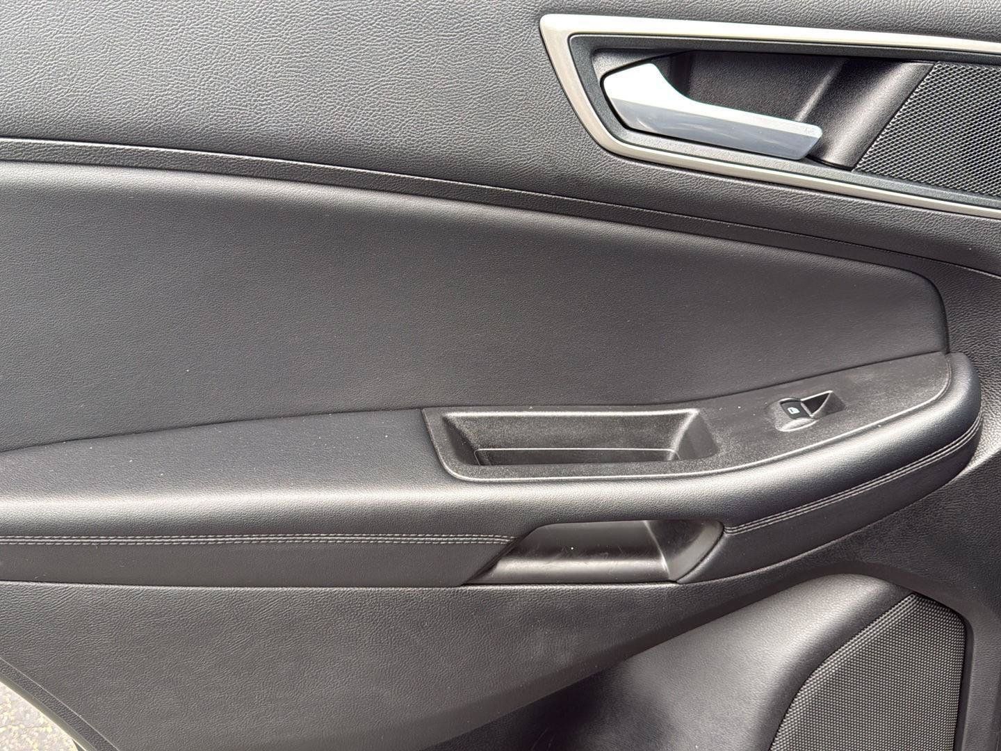 Used 2024 Ford Edge SEL AWD/4WD image 20