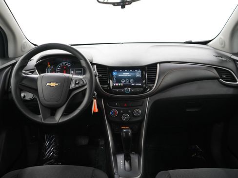 Used 2020 Chevrolet Trax LS FWD image 15