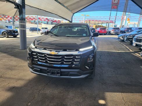 Used 2025 Chevrolet Equinox LT image 2