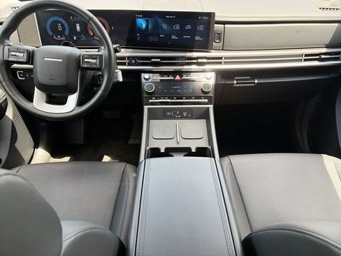 Used 2025 Hyundai Santa Fe SEL FWD image 10